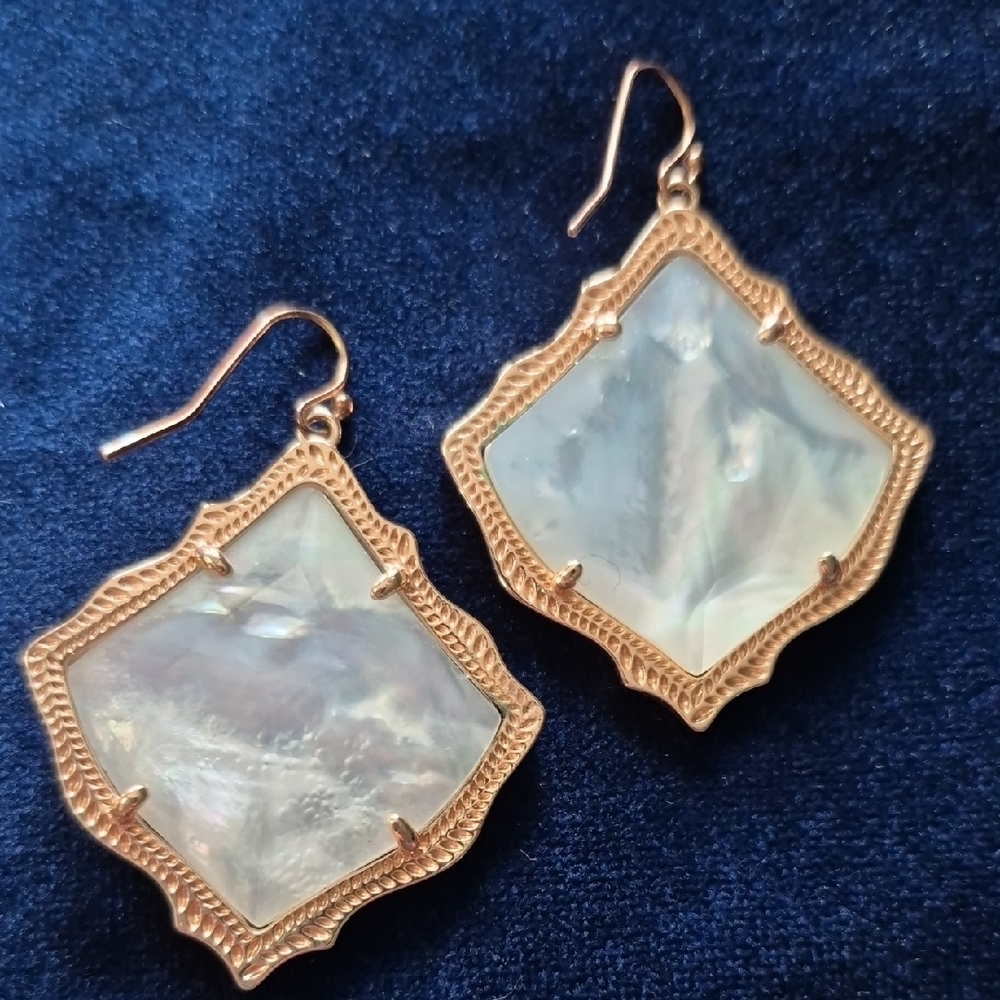 Kendra Scott Elegant Rose Gold and Iridescent White Pearl Earrings
